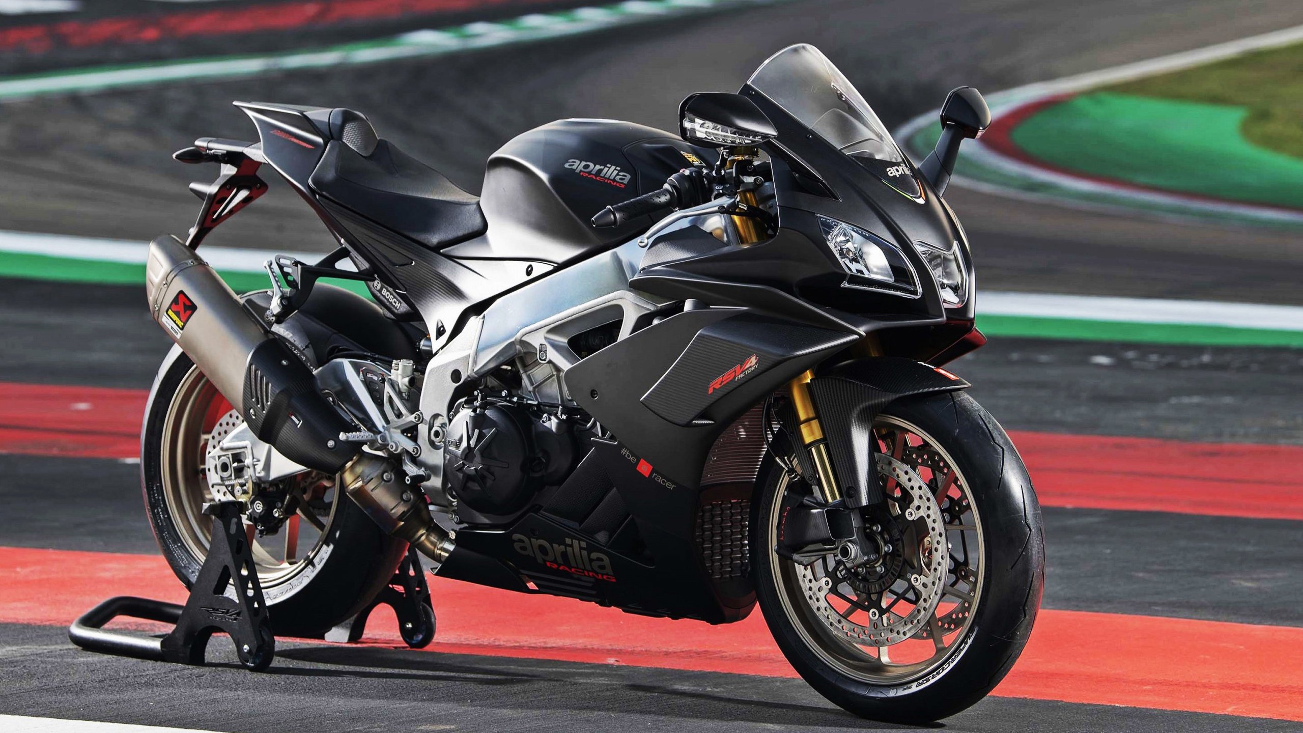 横跨三国的征服,巴尔韦德,大场面为名,碾压为实的现代中场蓝图